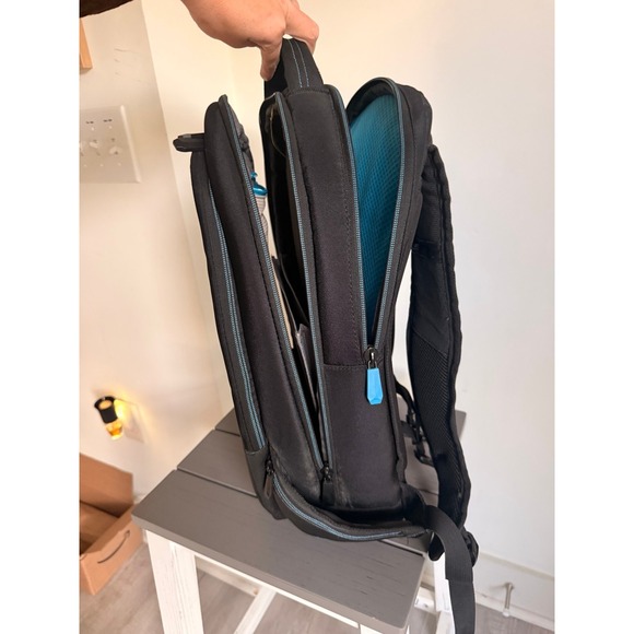 Alienware Vindicator 2.0‎ gaming backpack blue black - Picture 5 of 12